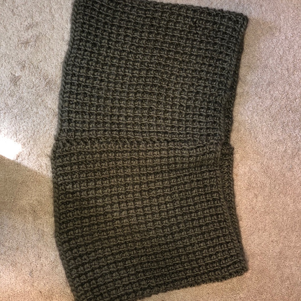 Gap Chunky Wool Infinity Scarf